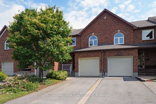92 Waterton Cres, Kanata, ON, K2M1Y5 | Card Image
