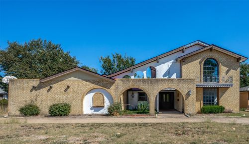 609 Green River Trl, Fort Worth, TX, 76103-1115 | Card Image