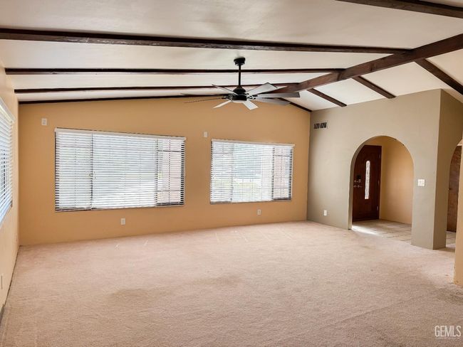 297 Pine St, House other with 3 bedrooms, 3 bathrooms and null parking in Shafter CA | Image 9