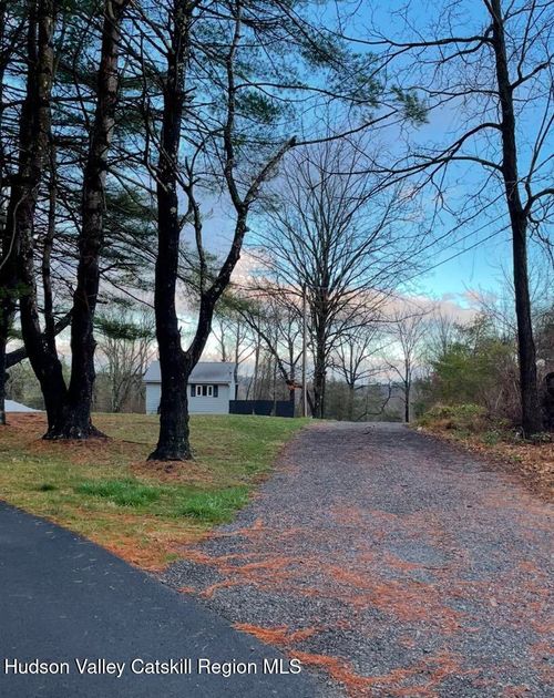 1920 Old Kings Hwy, Saugerties, NY, 12477-4118 | Card Image