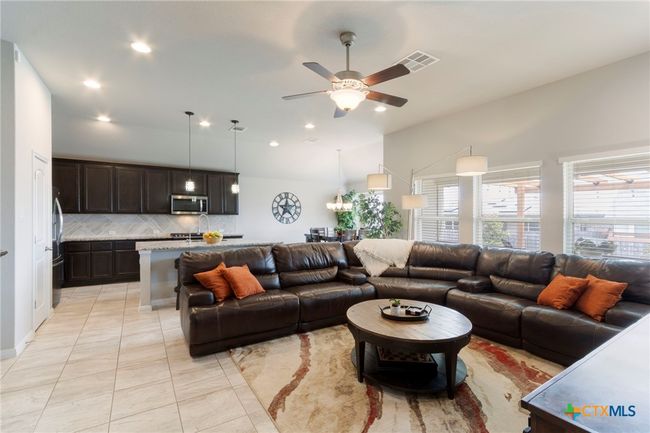 521 Kirkhill St, House other with 4 bedrooms, 2 bathrooms and null parking in Hutto TX | Image 9