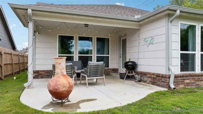 COVERED PATIO | Image 32