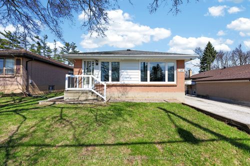 130 Grove St E, Barrie, ON, L4M2P5 | Card Image