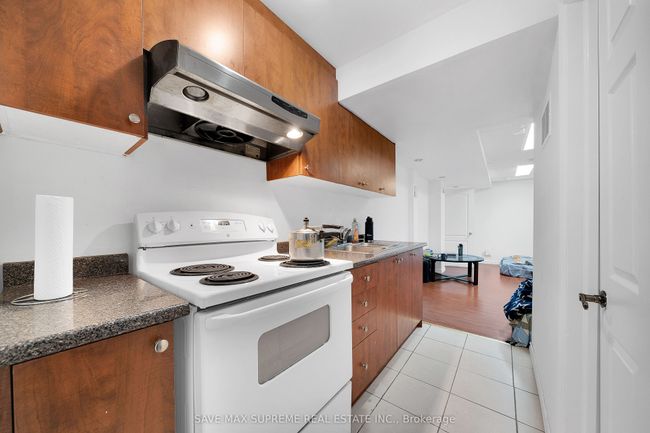 22 Constance St, House other with 6 bedrooms, 6 bathrooms and 5 parking in Brampton ON | Image 36