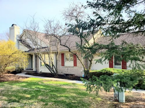 7383 Simsbury Dr, West Bloomfield, MI, 48322-3579 | Card Image