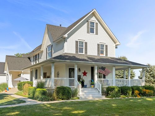 19445 Shabbona Rd, Malta, IL, 60150-8301 | Card Image