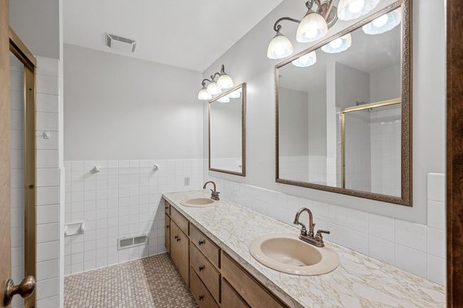 10701 Hopkins Rd, House other with 5 bedrooms, 5 bathrooms and null parking in Bloomington MN | Image 22