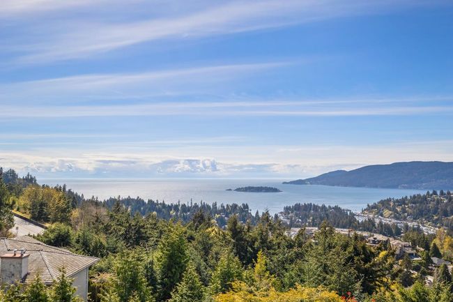 4791 Westwood Place, House other with 5 bedrooms, 3 bathrooms and 4 parking in West Vancouver BC | Image 1