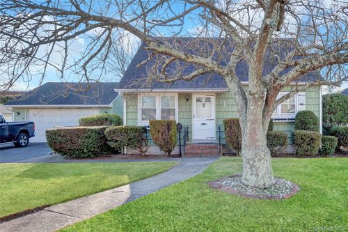 64 Nill Street, West Babylon, NY, 11704 | Card Image