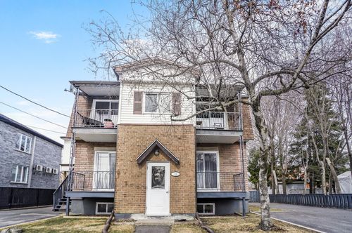 {{alt}} | Card Image