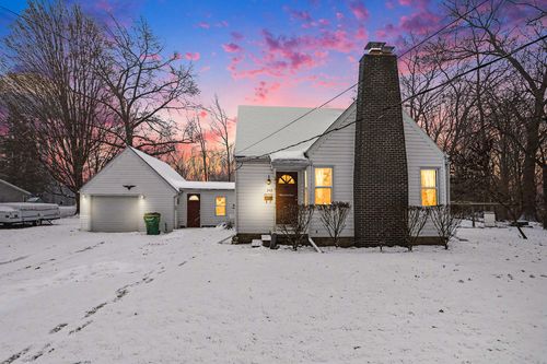 302 Hill St, Niles, MI, 49120-1216 | Card Image