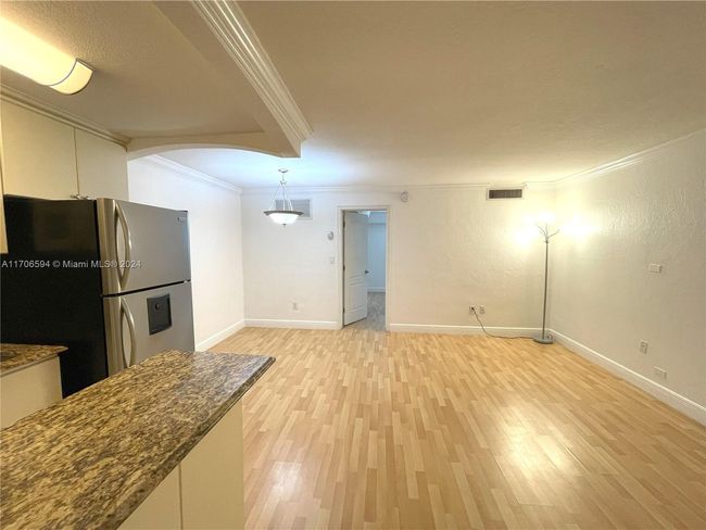 APT-39 - 3245 Virginia St, Condo with 1 bedrooms, 1 bathrooms and null parking in Coconut Grove FL | Image 5