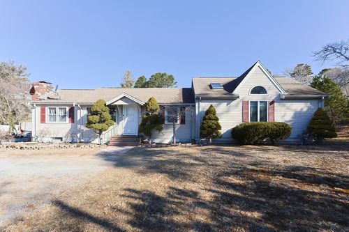 1046 Queen Anne Rd, Harwich, MA, 02645-2237 | Card Image