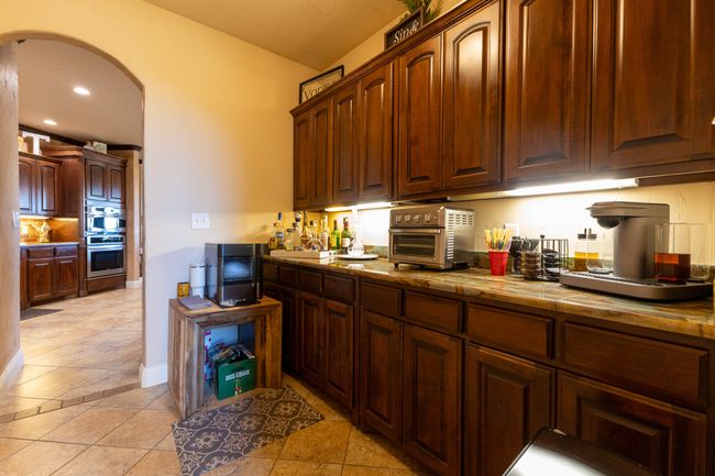 butler's pantry | Image 8