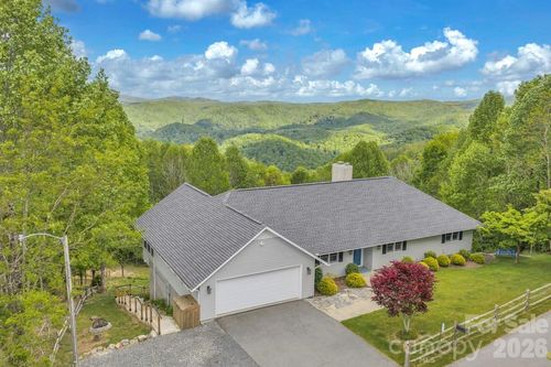 784 Alpine Dr, Seven Devils, NC, 28604-7980 | Card Image