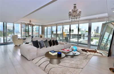 502 - 321 Ocean Dr, Condo with 3 bedrooms, 3 bathrooms and null parking in Miami Beach FL | Image 1