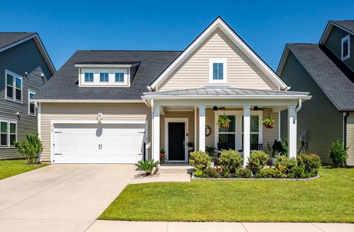 218 Red Bluff St, Summerville, SC, 29483-8197 | Card Image