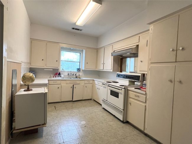 A - 5619 Fm 535, House other with 5 bedrooms, 1 bathrooms and 8 parking in Cedar Creek TX | Image 16