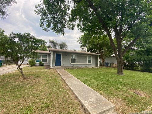 209 Redrock Dr, San Antonio, TX, 78213-4529 | Card Image