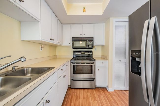 Pantry to the Right | Image 17