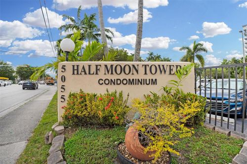 apt-509-5055 Nw 7th St, Miami, FL, 33126-3427 | Card Image