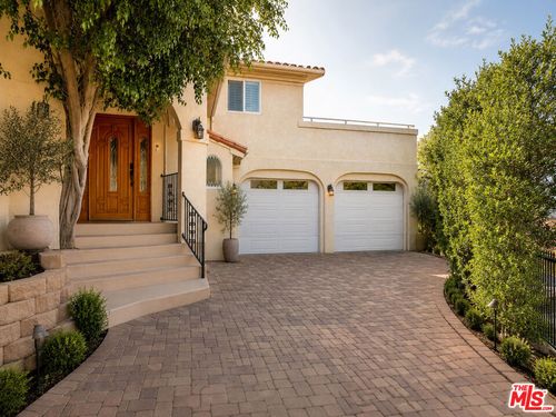 22780 Macfarlane Dr, Woodland Hills, CA, 91364-2915 | Card Image