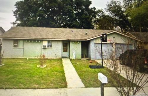 7410 Old Spanish Trl, Live Oak, TX, 78233-3115 | Card Image