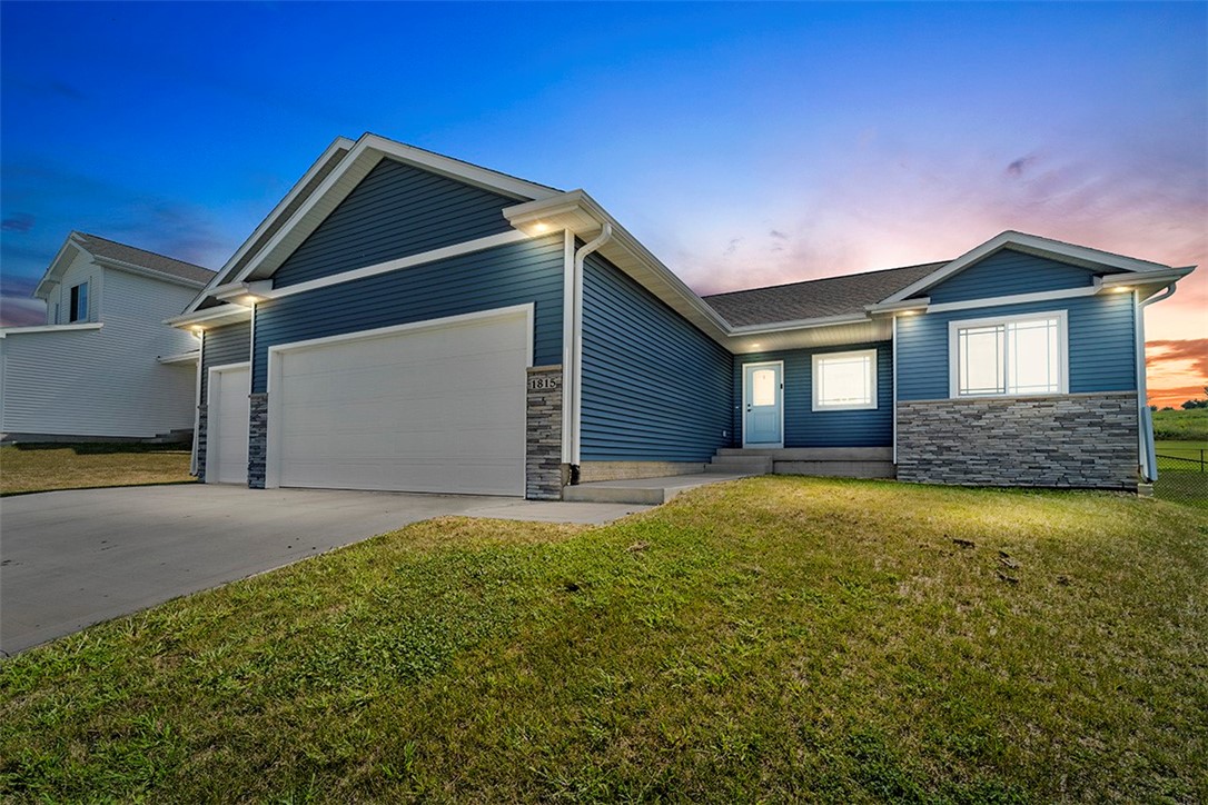Crabapple Ln, Granger, IA 50109