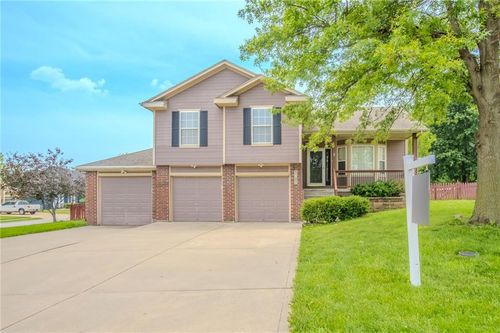 1703 Rolling Rock Rd, Raymore, MO, 64083-8169 | Card Image