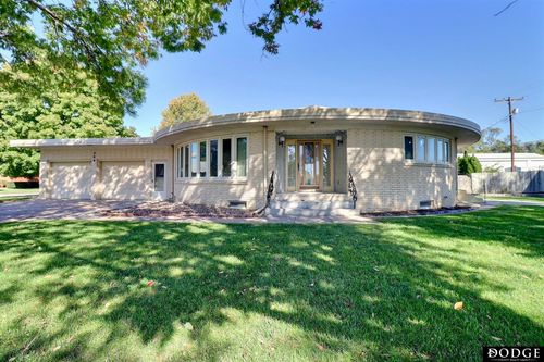 204 W Country Ln, Fremont, NE, 68025-2248 | Card Image