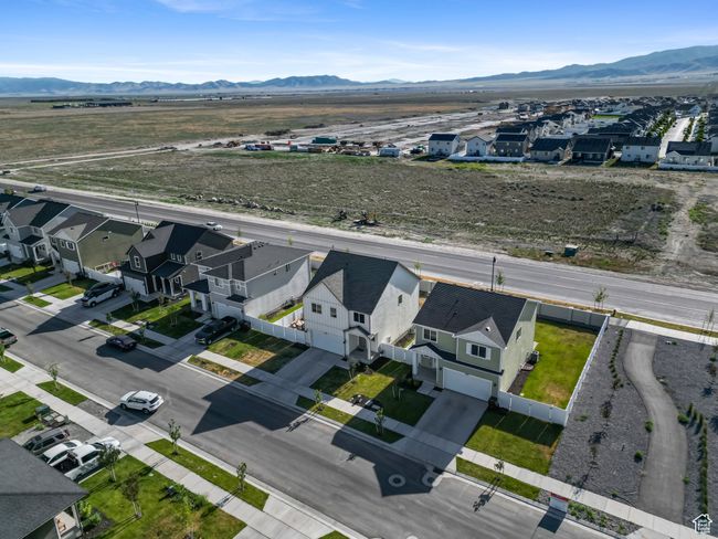 Aerial view of residential area with a mountain backdrop | Image 33