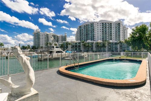 16-7917 West Dr, North Bay Village, FL, 33141-5569 | Card Image