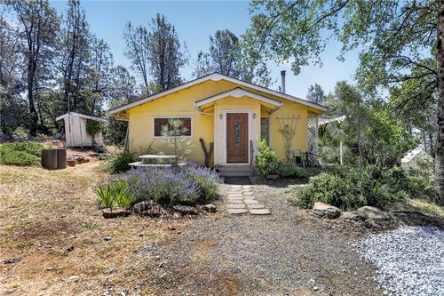 5040 Cougar Ln, Georgetown, CA, 95634-9316 | Card Image