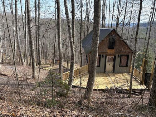 610 Lick Skillet Rd, Saltville, VA, 24370-3682 | Card Image