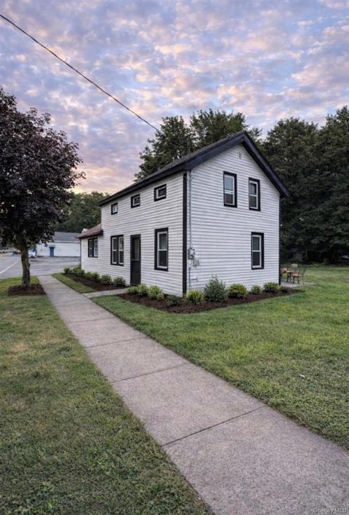56 Sullivan St, Wurtsboro, NY, 12790-8225 | Card Image