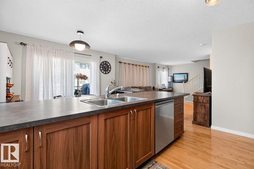 87-11 Clover Bar Lane, Sherwood Park, AB, T8H0C4 | Card Image