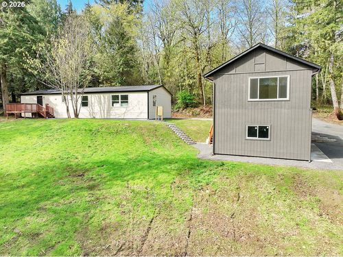 27 Line Dr, Kelso, WA, 98626-8715 | Card Image