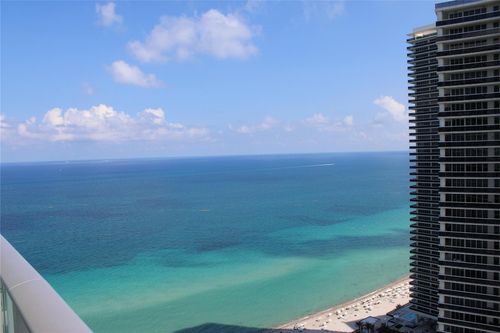 3011-4111 Ocean Drive, Hollywood, FL, 33019 | Card Image