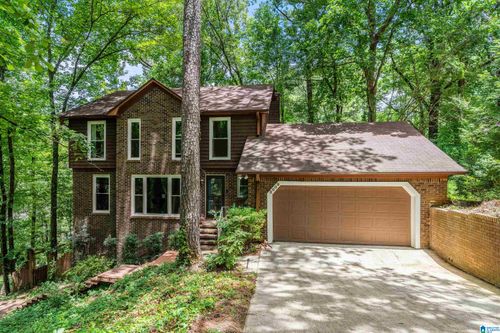 2009 Crossvine Rd, Hoover, AL, 35244-1511 | Card Image