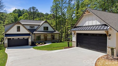 8321 Long Island Rd, Catawba, NC, 28609-8988 | Card Image