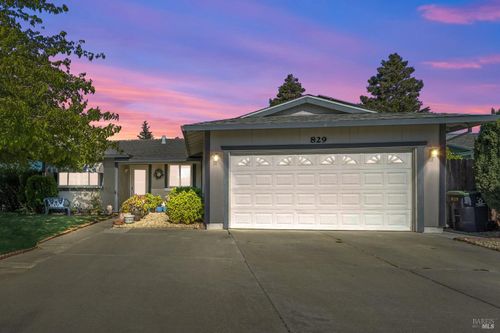 829 Tree Duck Way, Suisun City, CA, 94585-2017 | Card Image