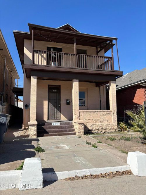 1027 Arizona Ave, El Paso, TX, 79902-4761 | Card Image