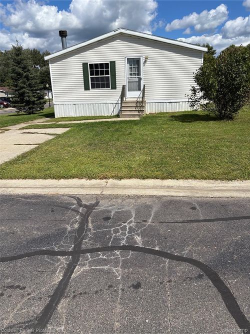 315 Orchard Cove Dr, Otisville, MI, 48463-9496 | Card Image