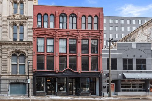 534 N Water St, Milwaukee, WI, 53202-5520 | Card Image
