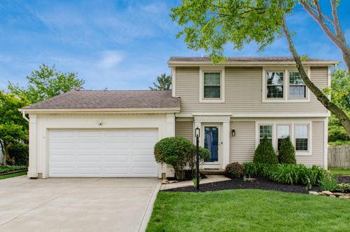 2472 Dunstan Dr, Columbus, OH, 43235-1880 | Card Image