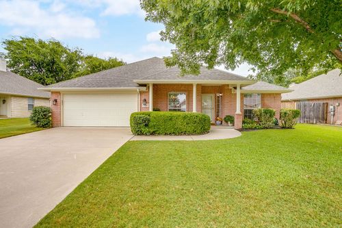 840 Heberle Dr, Burleson, TX, 76028-7474 | Card Image