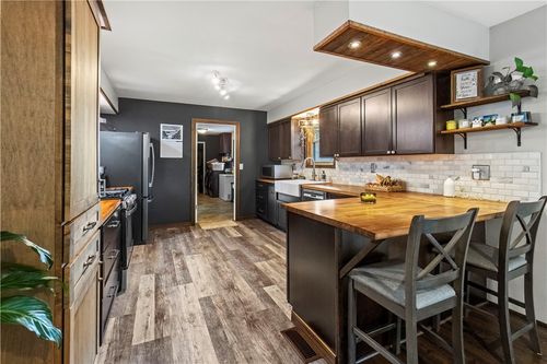 215 MC Marion County 4005, Yellville, AR, 72687-9352 | Card Image