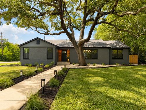 1200 Spruce St, Lockhart, TX, 78644-2442 | Card Image