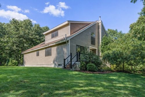 2 Remington Court, Derry, NH, 03038 | Card Image