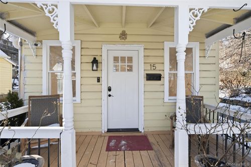 15 Hicks St, Roslyn, NY, 11576-1600 | Card Image